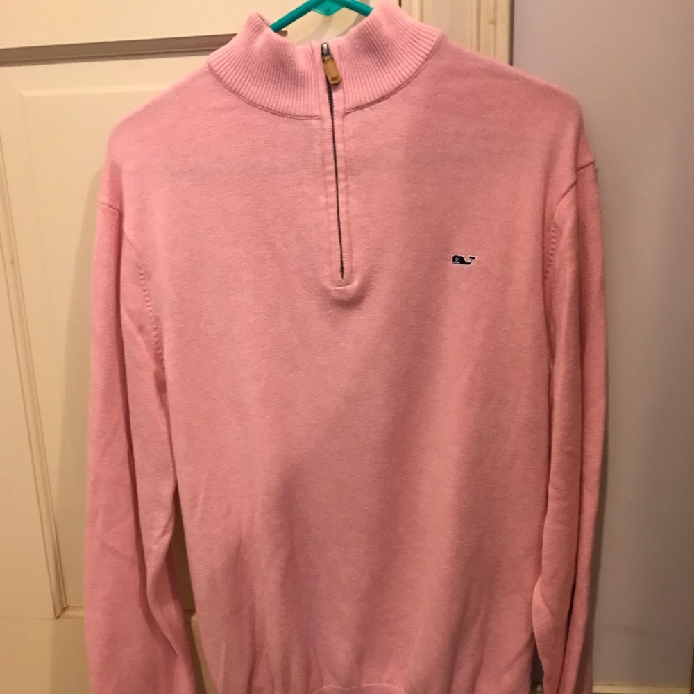 Men’s Vineyard Vines 1/2 zip sweater.